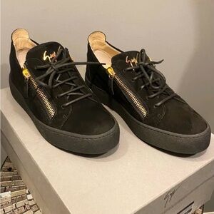 Black Designer Women’s Shoes